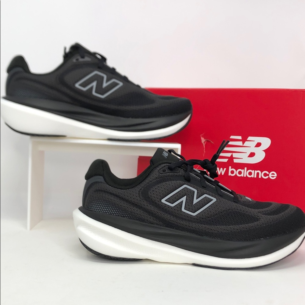 New Balance 1080v15 Black White W1080815Women’s Running Shoes- Size 8
